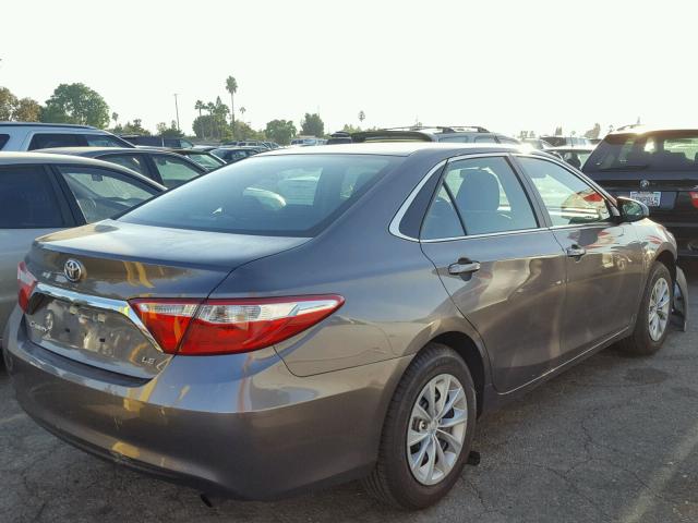 4T1BF1FK8HU418411 - 2017 TOYOTA CAMRY LE GRAY photo 4