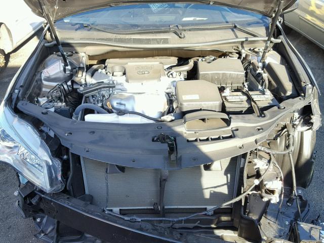 4T1BF1FK8HU418411 - 2017 TOYOTA CAMRY LE GRAY photo 7