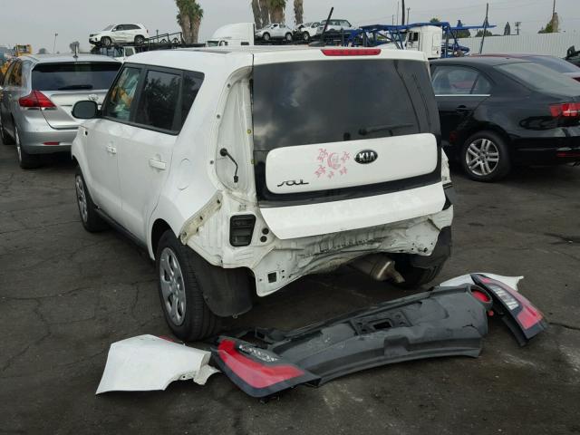 KNDJN2A25F7154009 - 2015 KIA SOUL WHITE photo 3