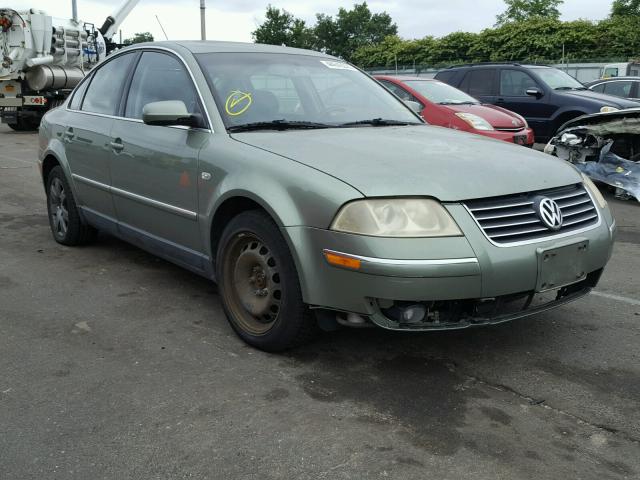 WVWTH63BX2P454028 - 2002 VOLKSWAGEN PASSAT GLX GREEN photo 1