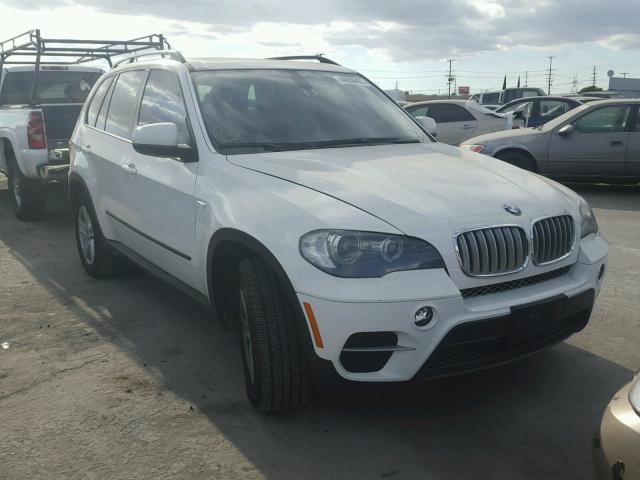 5UXZW0C55BL657857 - 2011 BMW X5 XDRIVE3 WHITE photo 1