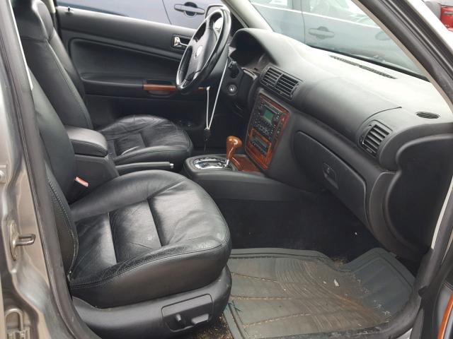 WVWRH63B63E088172 - 2003 VOLKSWAGEN PASSAT GLX GRAY photo 5