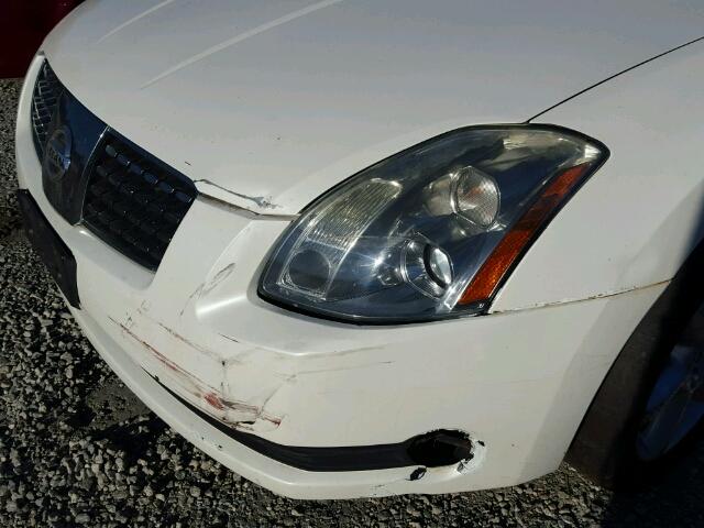 1N4BA41E44C821166 - 2004 NISSAN MAXIMA WHITE photo 9