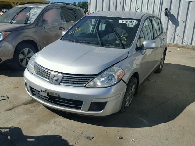 3N1BC13E98L425571 - 2008 NISSAN VERSA S SILVER photo 2