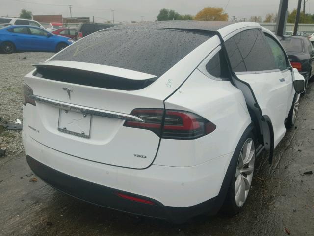 5YJXCBE23GF013218 - 2016 TESLA MODEL X WHITE photo 4