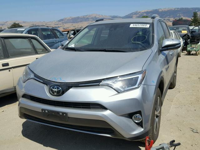 JTMRFREVXJJ190495 - 2018 TOYOTA RAV4 ADVEN SILVER photo 2