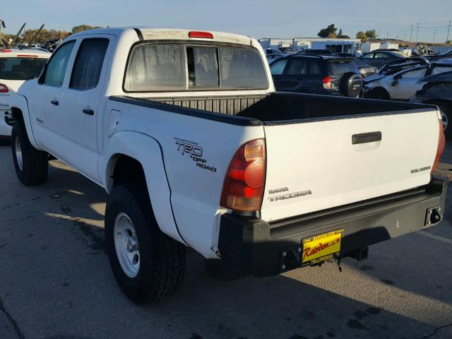 5TELU42N05Z091196 - 2005 TOYOTA TACOMA DOU WHITE photo 3