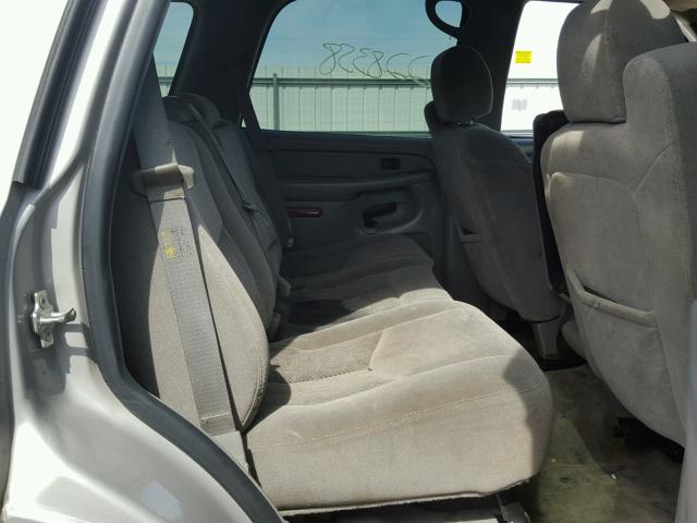 1GNEC13V95J129261 - 2005 CHEVROLET TAHOE SILVER photo 6