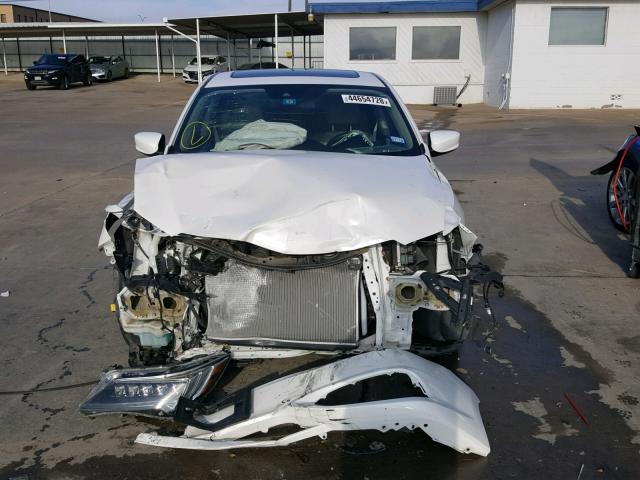 19UDE2F37GA013172 - 2016 ACURA ILX BASE WHITE photo 9