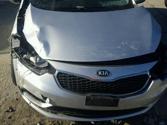 KNAFX4A87E5106129 - 2014 KIA FORTE EX SILVER photo 7