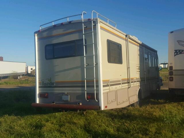 1GBKP37N4N3313067 - 1992 CHEVROLET P30 BEIGE photo 4