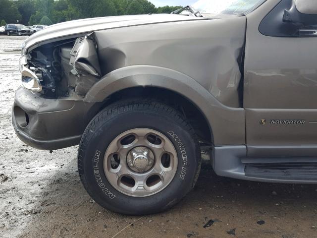 5LMFU28R62LJ09389 - 2002 LINCOLN NAVIGATOR Brązowy zdjęcie 9