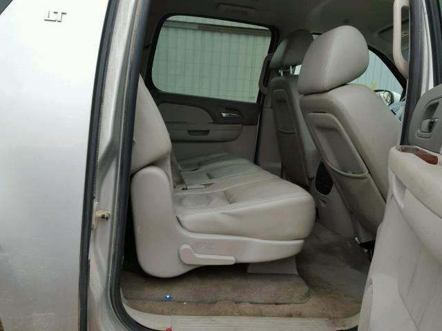 1GNUKJE3XAR243677 - 2010 CHEVROLET SUBURBAN K GRAY photo 6