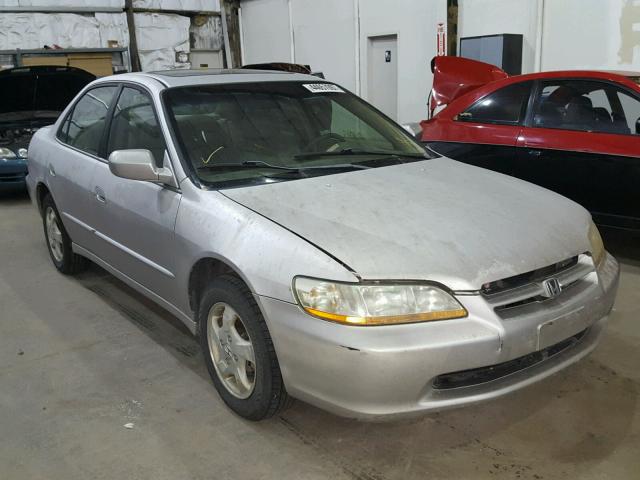 1HGCG5652XA034858 - 1999 HONDA ACCORD SILVER photo 1