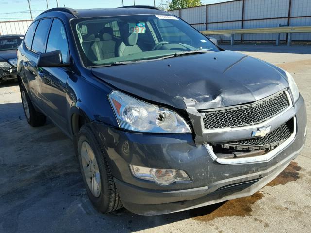 1GNKREEDXBJ305288 - 2011 CHEVROLET TRAVERSE L SILVER photo 1