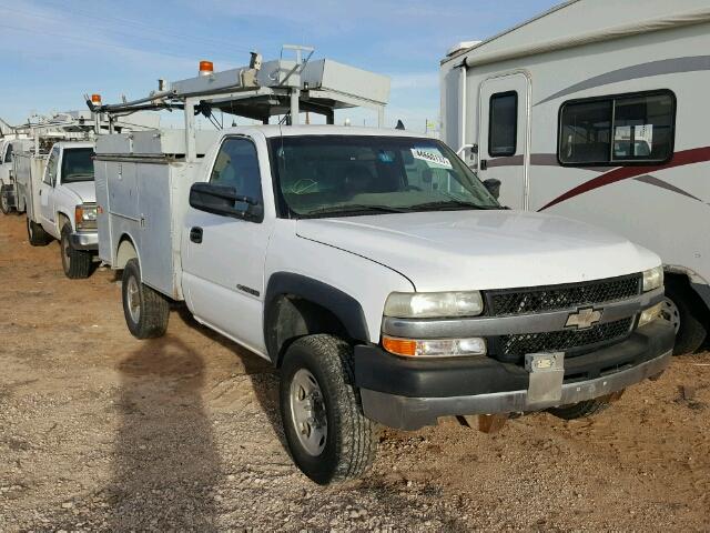 1GBHC24U82Z202798 - 2002 CHEVROLET SILVERADO WHITE photo 1