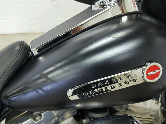 1HD1DDV175Y607747 - 2005 HARLEY-DAVIDSON FLHT BLACK photo 19