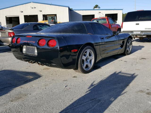 1G1YY22G0W5106115 - 1998 CHEVROLET CORVETTE BLACK photo 4