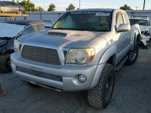 5TEUU42NX6Z247430 - 2006 TOYOTA TACOMA ACC SILVER photo 2