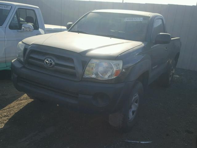 5TEPX4EN3AZ748376 - 2010 TOYOTA TACOMA GRAY photo 2