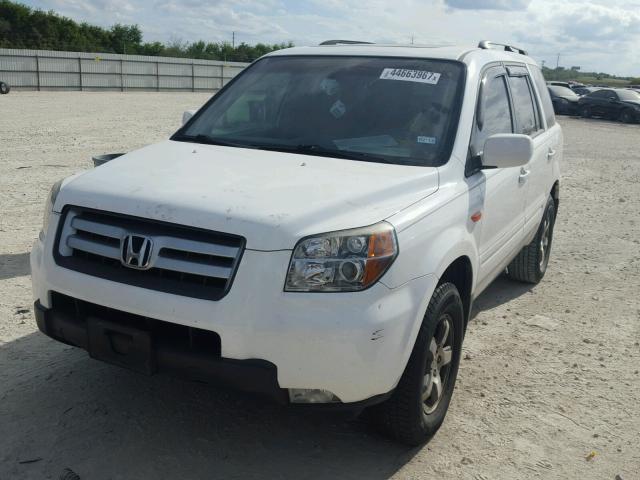 2HKYF18526H539870 - 2006 HONDA PILOT EX WHITE photo 2