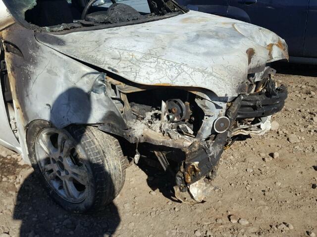 KL1TD6DE0BB255000 - 2011 CHEVROLET AVEO LS 白色 照片 9