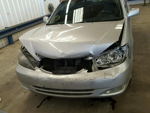 4T1BE32K54U912286 - 2004 TOYOTA CAMRY SILVER photo 9