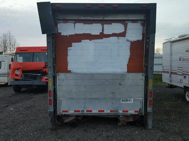1GRAA9626TS087707 - 2000 FREIGHTLINER TRAILER RED photo 2