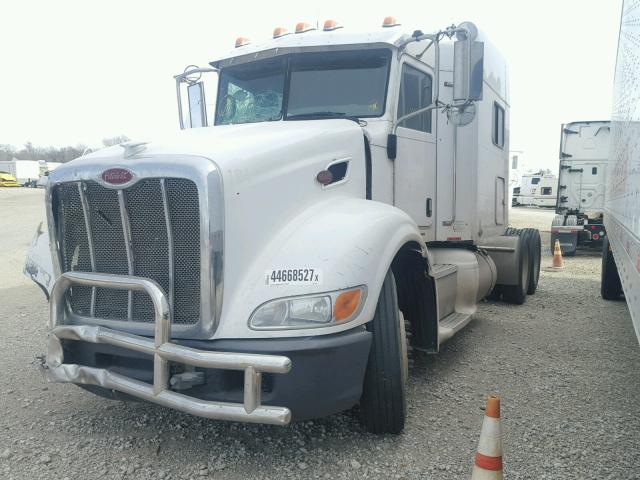 1XPHD49X49D779535 - 2009 PETERBILT 386 WHITE photo 2