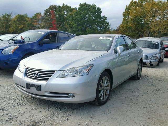 JTHBJ46G882261344 - 2008 LEXUS ES SILVER photo 2