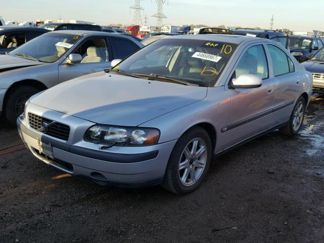 YV1RS58D622197912 - 2002 VOLVO S60 SILVER photo 2