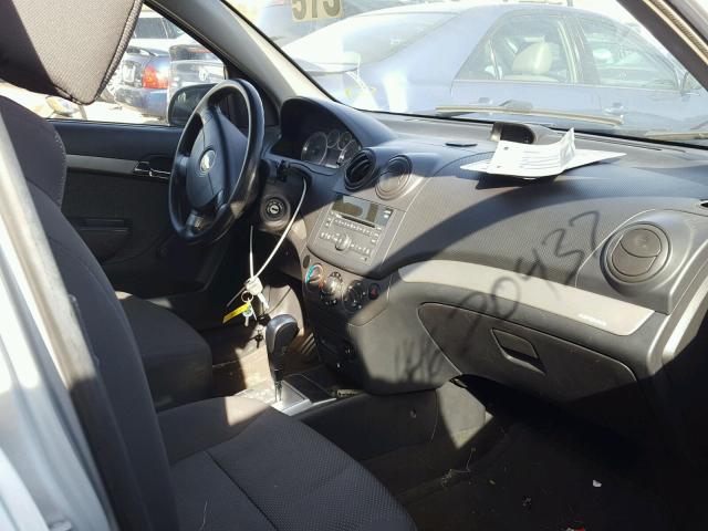 KL1TD56E29B630824 - 2009 CHEVROLET AVEO LS SILVER photo 5
