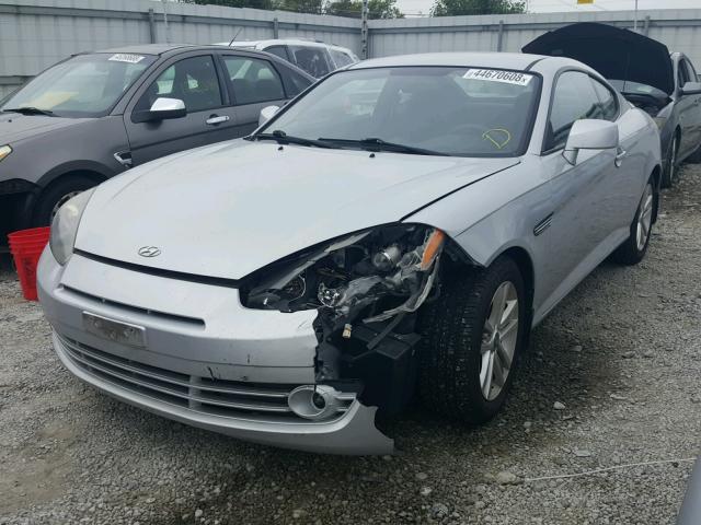 KMHHM66D38U292201 - 2008 HYUNDAI TIBURON GS SILVER photo 2