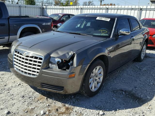 2C3KA43R98H188827 - 2008 CHRYSLER 300 LX GRAY photo 2