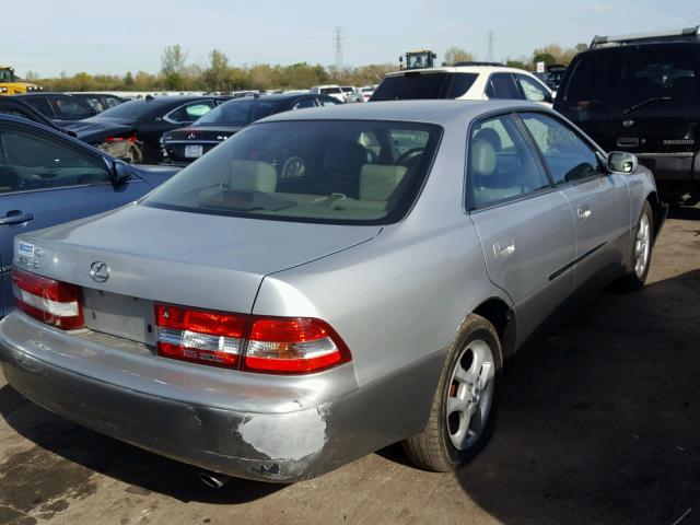 JT8BF28G610332609 - 2001 LEXUS ES 300 SILVER photo 4