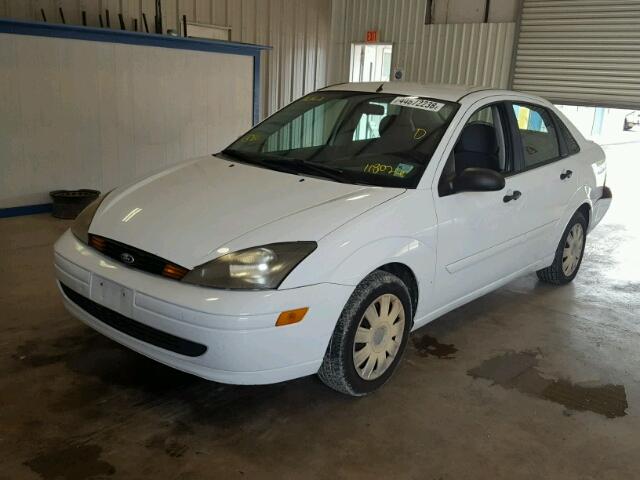 1FAFP34384W118026 - 2004 FORD FOCUS SE C WHITE photo 2