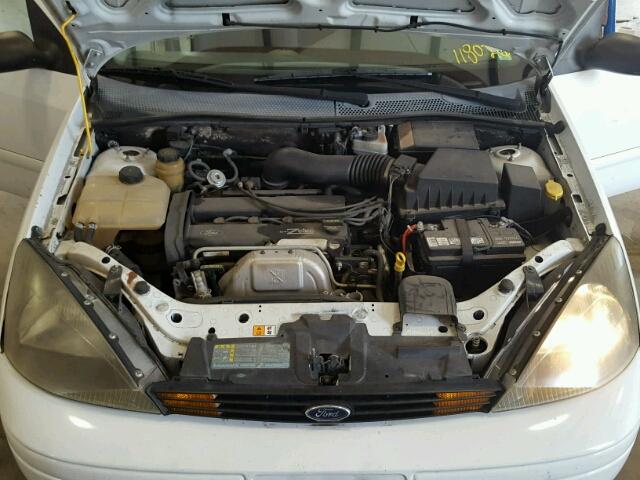 1FAFP34384W118026 - 2004 FORD FOCUS SE C WHITE photo 7