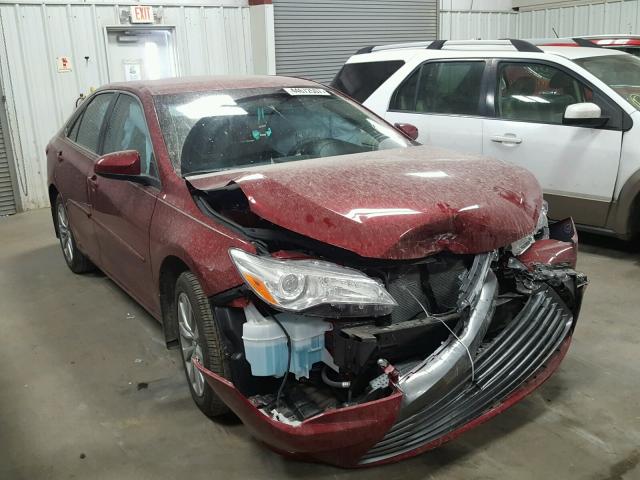 4T1BF1FK8HU764121 - 2017 TOYOTA CAMRY LE RED photo 1