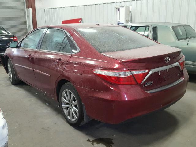 4T1BF1FK8HU764121 - 2017 TOYOTA CAMRY LE RED photo 3