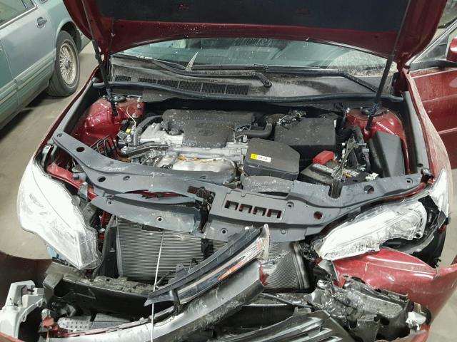 4T1BF1FK8HU764121 - 2017 TOYOTA CAMRY LE RED photo 7