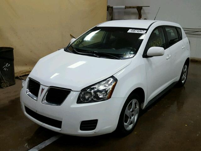 5Y2SP67869Z463742 - 2009 PONTIAC VIBE WHITE photo 2