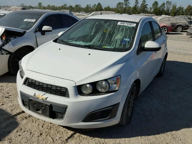 1G1JC5SH1F4100923 - 2015 CHEVROLET SONIC LT WHITE photo 2