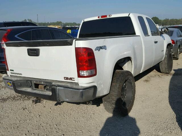 1GTR2TE38BZ195236 - 2011 GMC SIERRA K15 WHITE photo 4