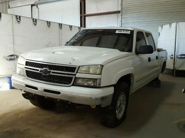 2GCEK13T961167899 - 2006 CHEVROLET SILVERADO WHITE photo 2