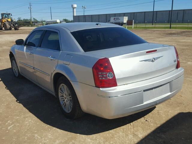 2C3CA5CV7AH233289 - 2010 CHRYSLER 300 TOURIN SILVER photo 3