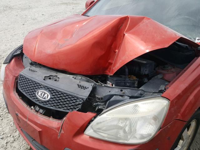 KNADE163766057938 - 2006 KIA RIO 5 RED photo 9