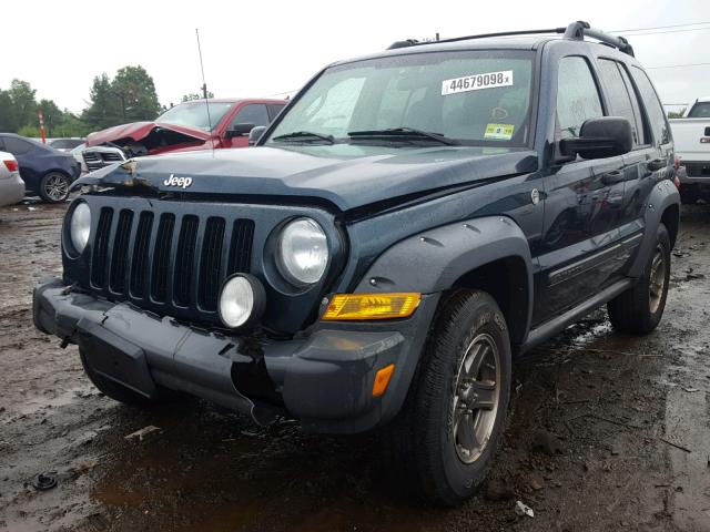 1J4GL38K55W723001 - 2005 JEEP LIBERTY RE GREEN photo 2