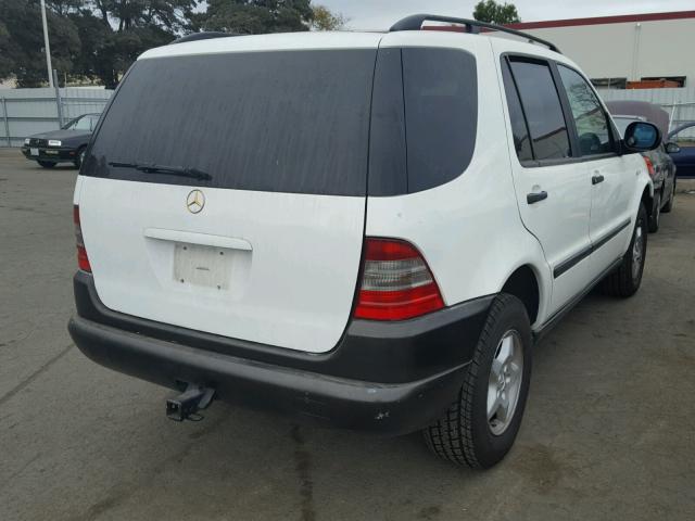 4JGAB54E7WA048370 - 1998 MERCEDES-BENZ ML 320 WHITE photo 4