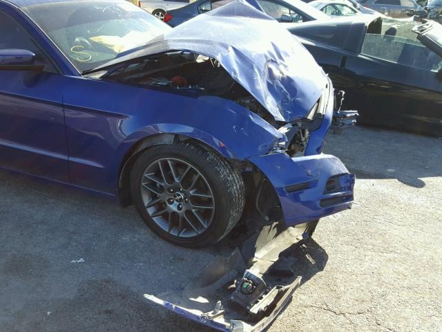 1ZVBP8AM7E5215063 - 2014 FORD MUSTANG BLUE photo 9