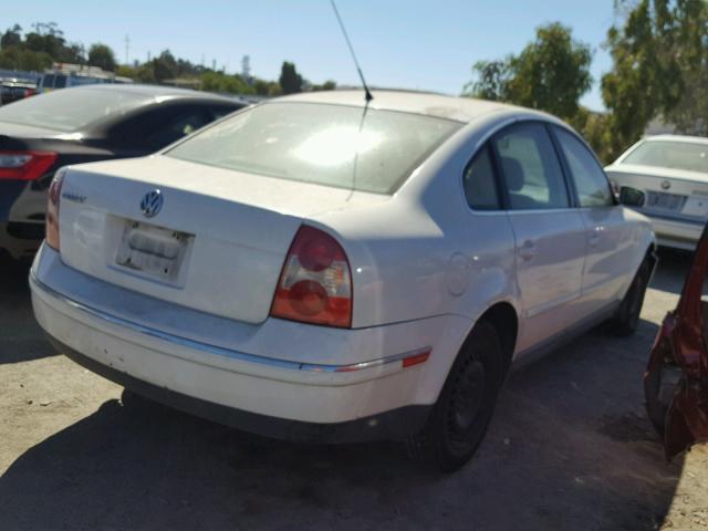 WVWMD63B33P386995 - 2003 VOLKSWAGEN PASSAT GL WHITE photo 4